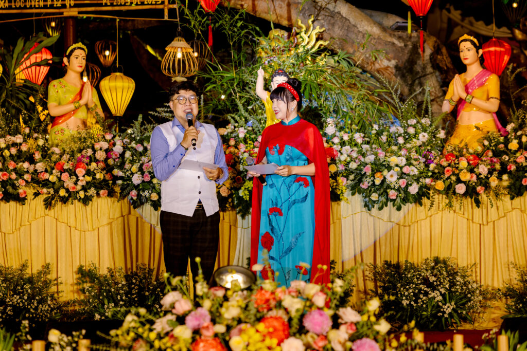 MC Thanh Hiệp - Ngọc Tiên là người dẫn chương trình đêm ca nhạc.