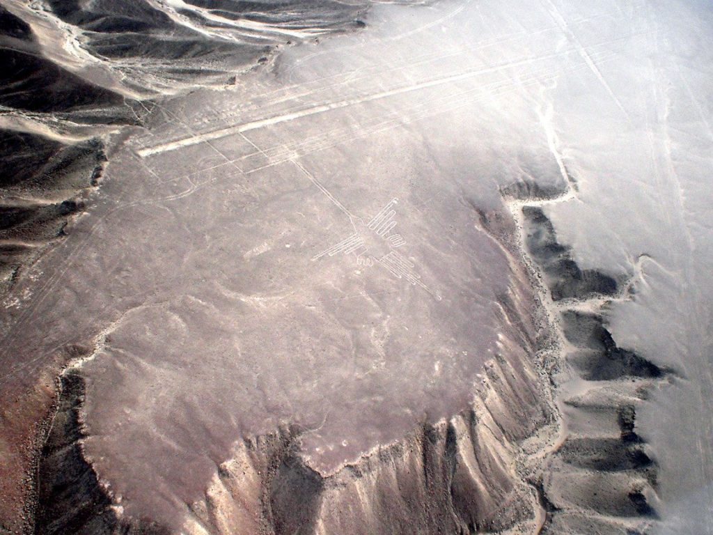 Hình vẽ bí ẩn ở cao nguyên Nazca